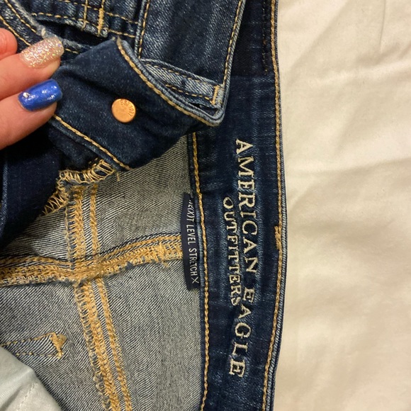 American Eagle jeans shorts with floral design - Picture 2 of 4